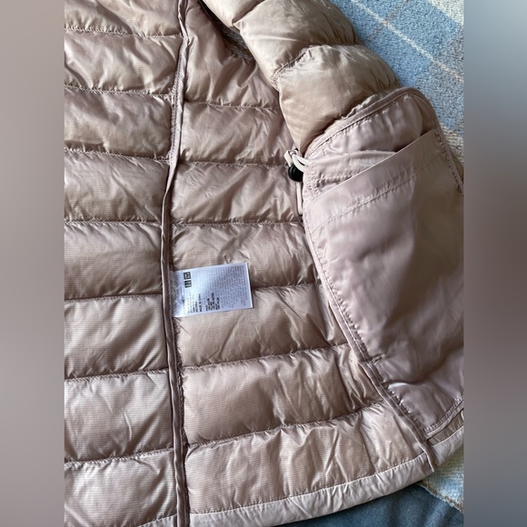 Uniqlo Women's light purple Puffer Vest - Picture 6 of 9